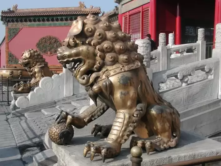 good luck charm, imperial guardian lion